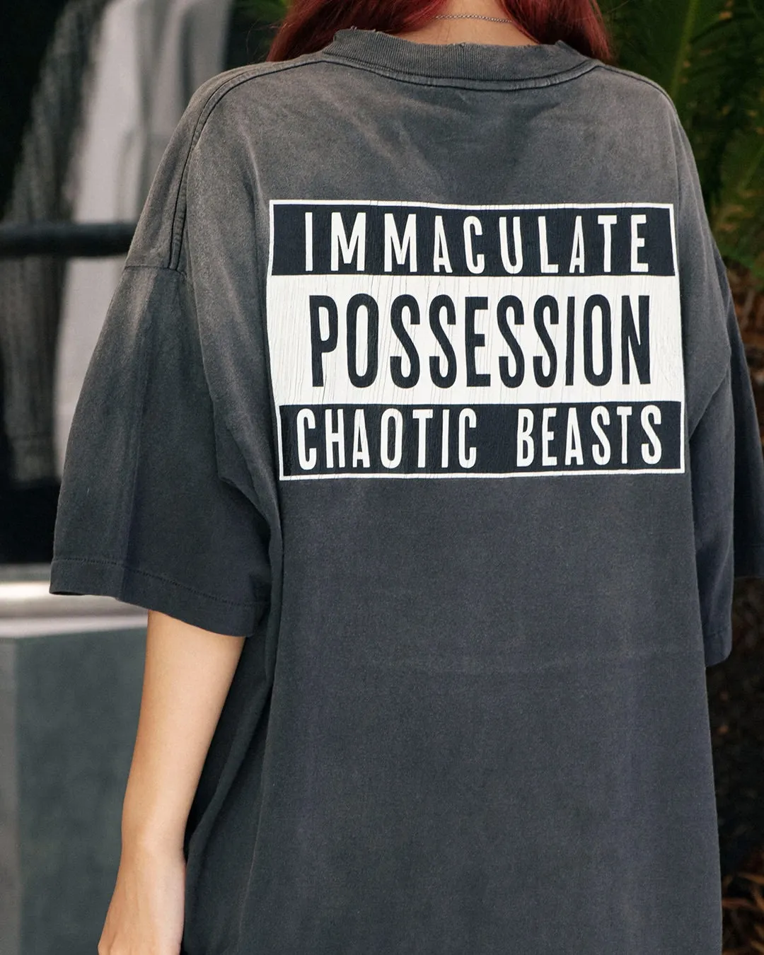 CACTUS PLANT FLEA MARKET x SAINT Mxxxxxx SMILE SS TEE/BLK CPFM co-branded model. Short-sleeved smiley face. Retro distressed TEE with four-eyed smile. Washed black S-XL. Look for the cylindrical fabric with no side seams. The open width is almost meaningless. Asut ready-made garments are dyed. The whole piece is sprayed and faded. The collar and cuffs are frayed. Many people hang it. Over-heavy work. Customized CPFM co-branded main mark/wash mark/with little angel for anti-counterfeiting